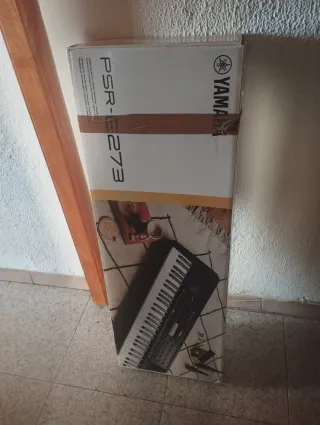 Teclado Yamaha PSR-E273