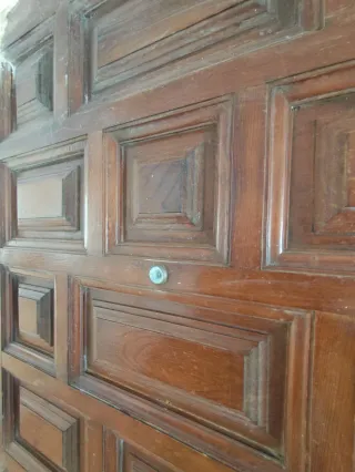 Puerta Castellana Madera 2m x 88cm para restaurar.