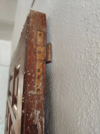 Puerta Castellana Madera 2m x 88cm para restaurar.