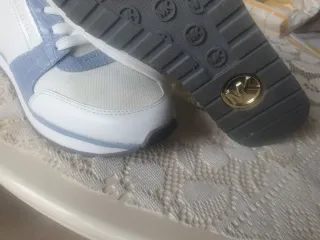 Scarpe Michael Kors bianche e azzurre