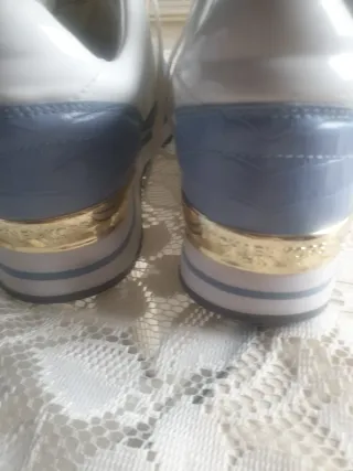 Scarpe Michael Kors bianche e azzurre