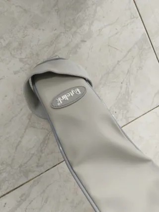 Masajeador cuello y hombros gris. Marca bytelink