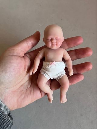 Muñeca Reborn 13 cm + Accesorios