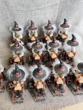 Lote 13 figuras brujas decorativas