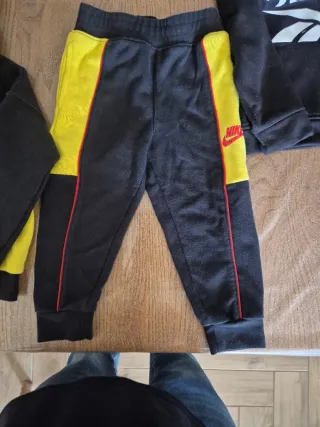 2 felpe bimbo Nike e Reebok 2/3 anni