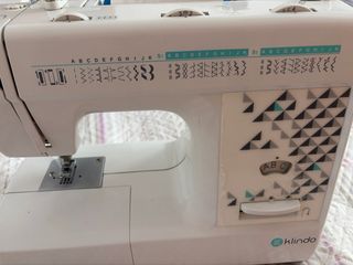 Máquina de coser Klindo como nueva