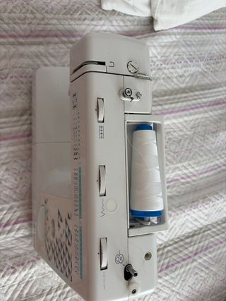 Máquina de coser Klindo como nueva