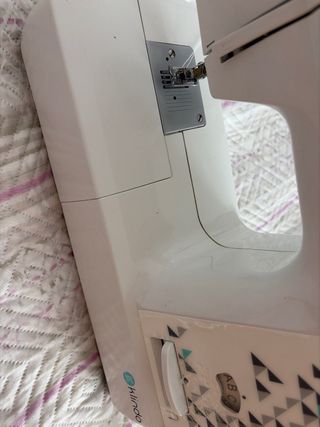 Máquina de coser Klindo como nueva