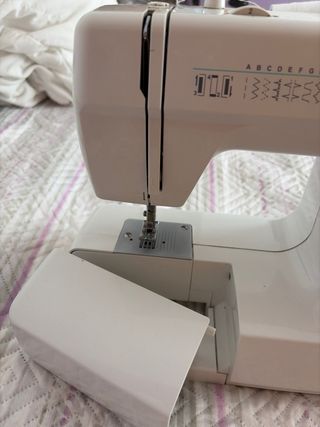 Máquina de coser Klindo como nueva