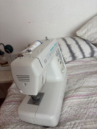Máquina de coser Klindo como nueva