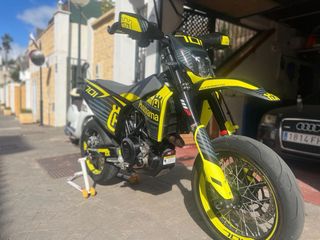 Husqvarna 701 Supermoto