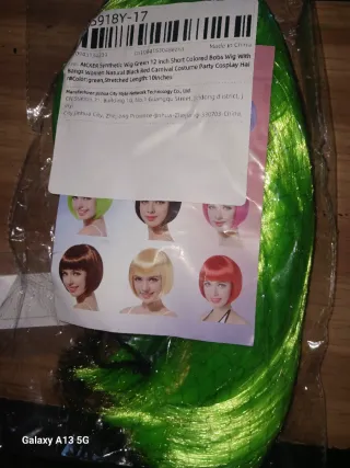Peluca sintética AICKER verde corta