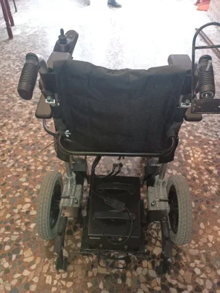 Silla de ruedas con batería
