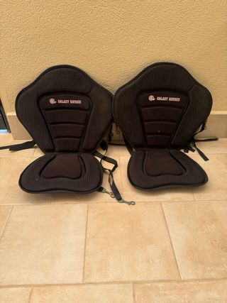 Kayak gris y blanco 3 personas