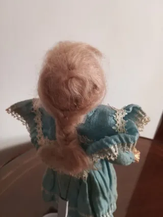 Muñeca antigua de porcelana