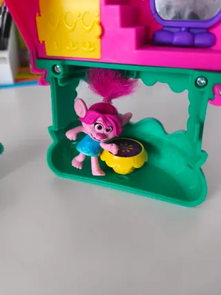 Casita globo Poppy Troll