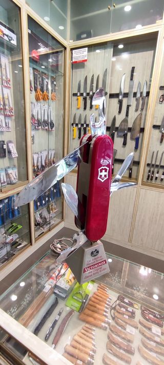 Espositore Gigante Victorinox Vintage