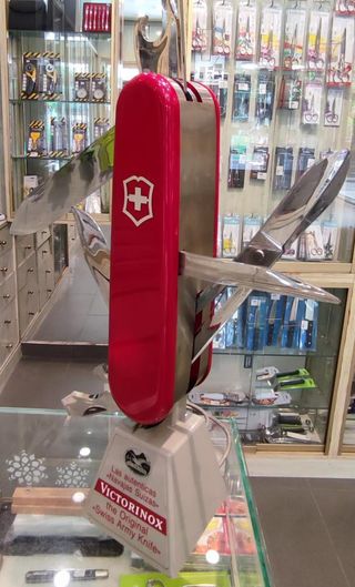 Espositore Gigante Victorinox Vintage