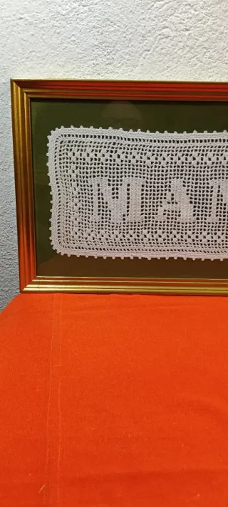 Quadro Mamma Uncinetto con Cornice Dorata