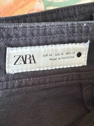 Pantalón vaquero negro Zara