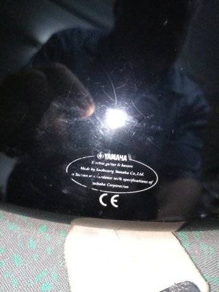 Bajo Yamaha Negro