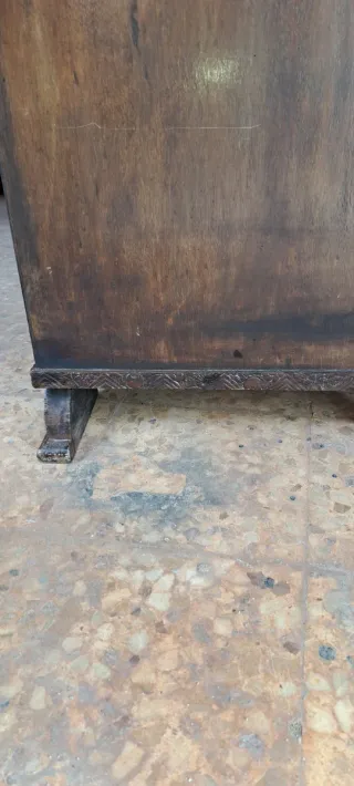 Armario ropero de madera con espejo