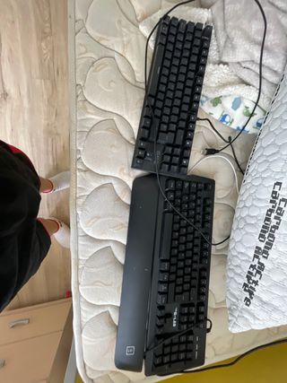 2 Teclados Negros