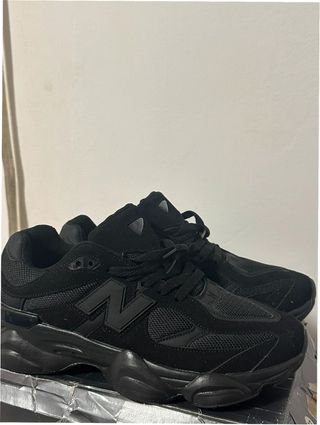 New Balance 9060 Triple Black Talla 36