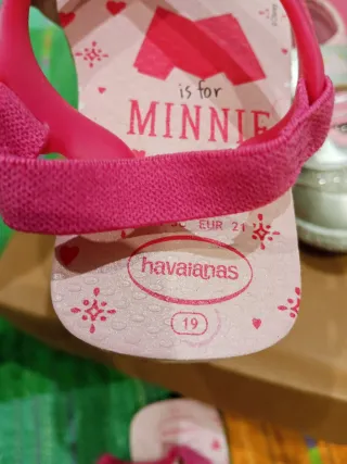 Scarpe bimba 2 paia 4€ Minnie e Sneakers