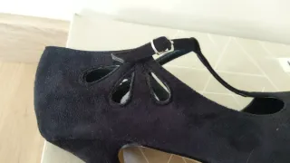 Zapatos de tacón negros para mujer