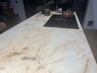 Porcelánico compacto efecto mármol