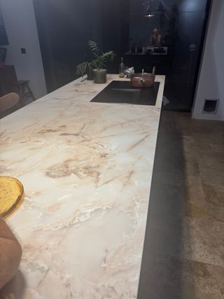 Porcelánico compacto efecto mármol