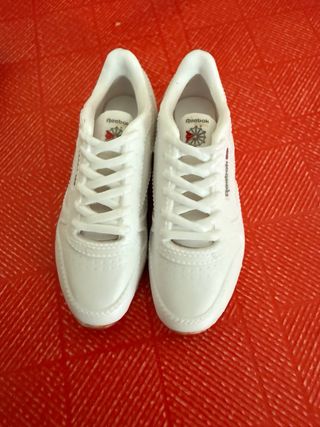 Mini Brands Sneakers Collezionabili