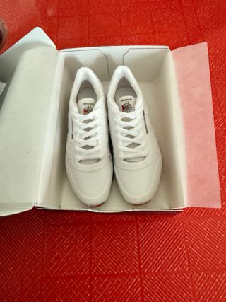 Mini Brands Sneakers Collezionabili