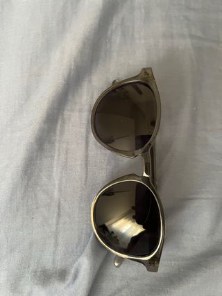 Gafas de sol grises