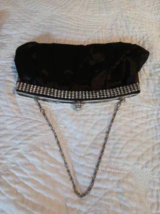 Top con bolso pequeño color negro como nuevo