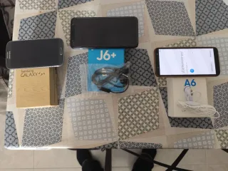 Samsung Galaxy S4, J6+, A6 + Auriculares