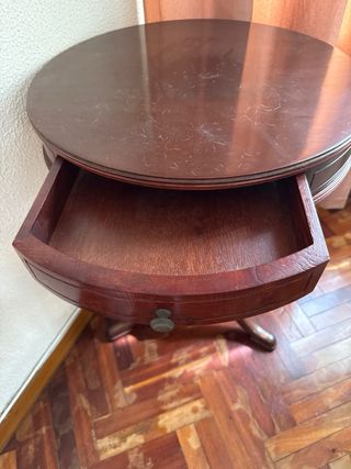 Mesa auxiliar redonda de madera