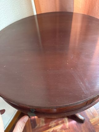 Mesa auxiliar redonda de madera