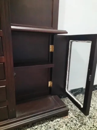Recibidor.Mueble de entrada con espejo y perchero