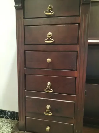 Recibidor.Mueble de entrada con espejo y perchero