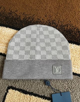 Gorro Louis Vuitton Gris