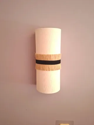 Lámpara de pared nueva