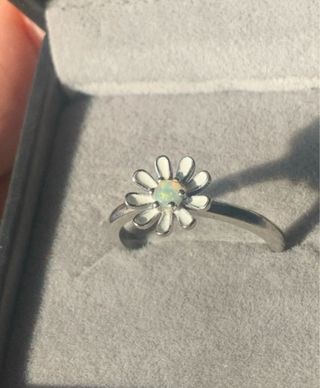 Anillo margarita con ópalo plata