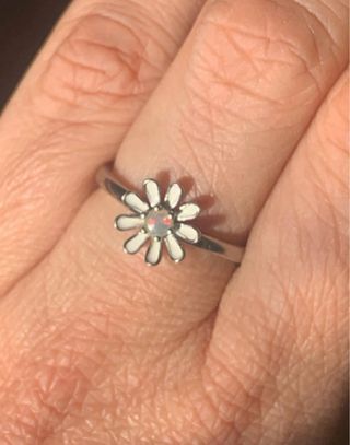 Anillo margarita con ópalo plata