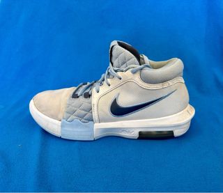Zapatillas Nike Lebron Witness VIII Talla 44,5