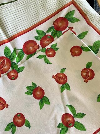 Tovaglia in cotone colore verde rosso 152 cm./170