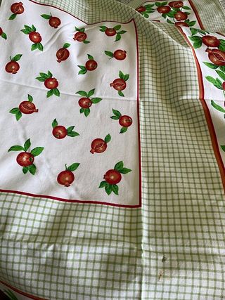 Tovaglia in cotone colore verde rosso 152 cm./170