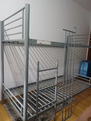 Litera convertible gris,  medidas 90x190