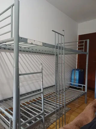 Litera convertible gris,  medidas 90x190